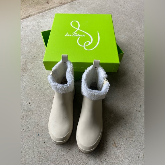 Sam Edelman Beige Boots with White Fur Trim - Picture 1 of 7